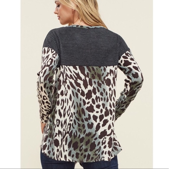 ✨JUST IN✨ ANIMAL PRINT SELF TIE WAFFLE KNIT TOP - Picture 5 of 5
